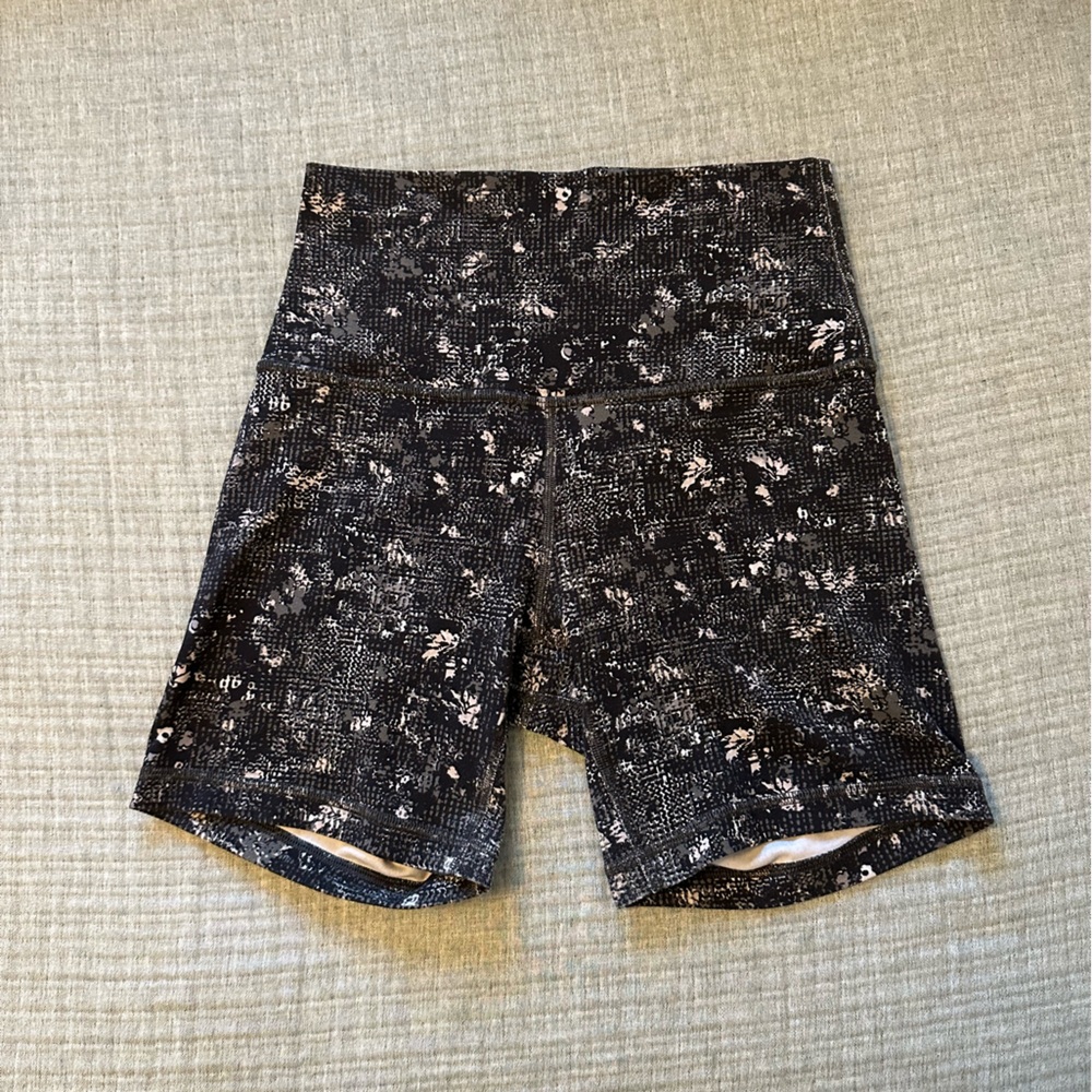Lululemon 6” align biker short